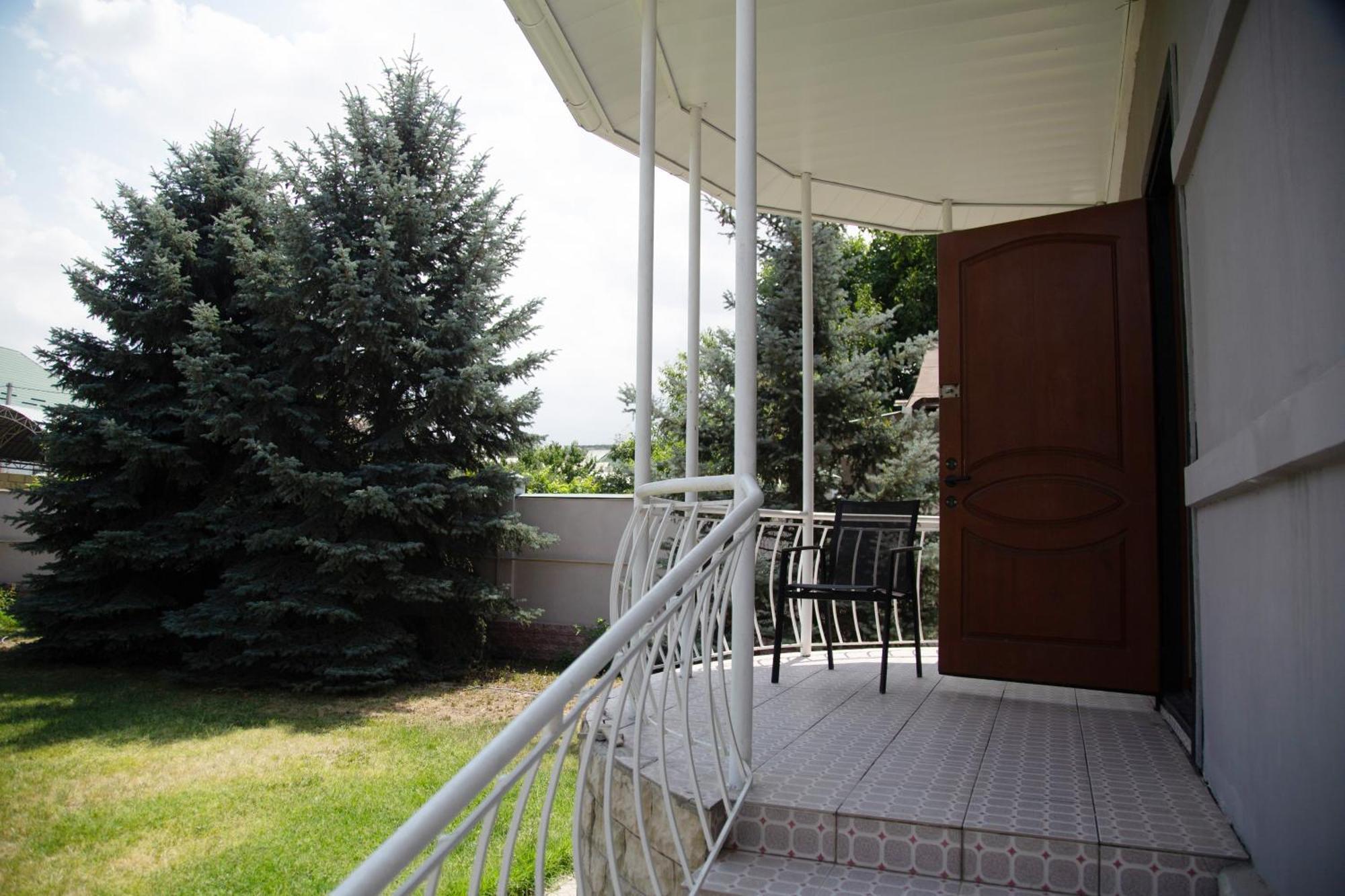 People Guest House Bishkek Exterior foto