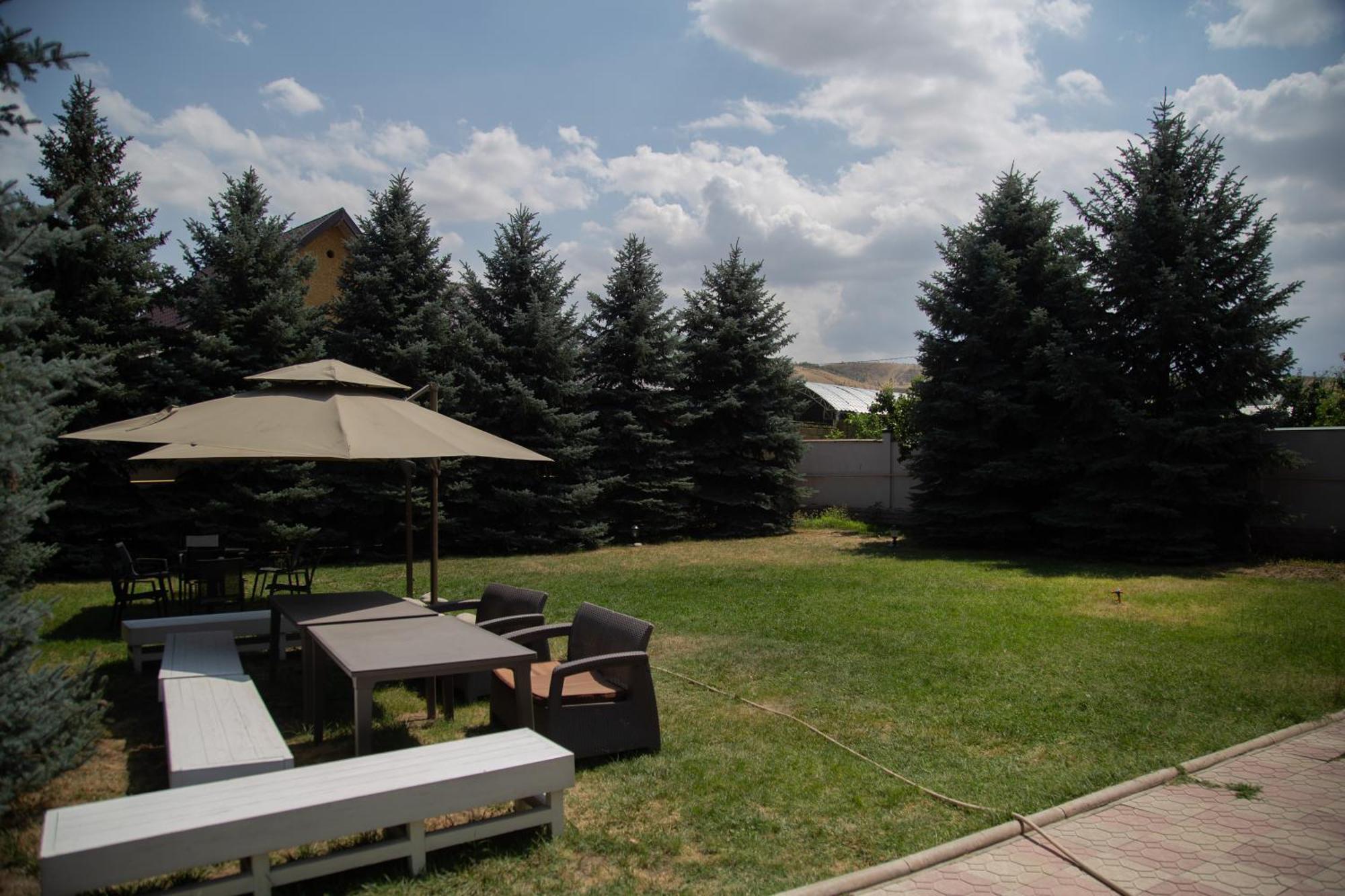People Guest House Bishkek Exterior foto